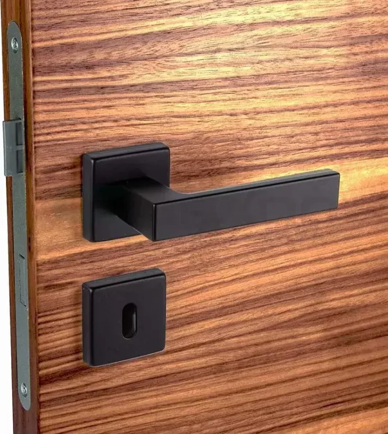 Maniglia quadrata su rosetta nero opaco - Ambiance