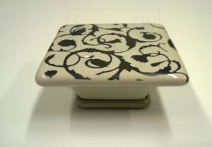 Pomello Quadro P28 Porcellana Avorio decorata